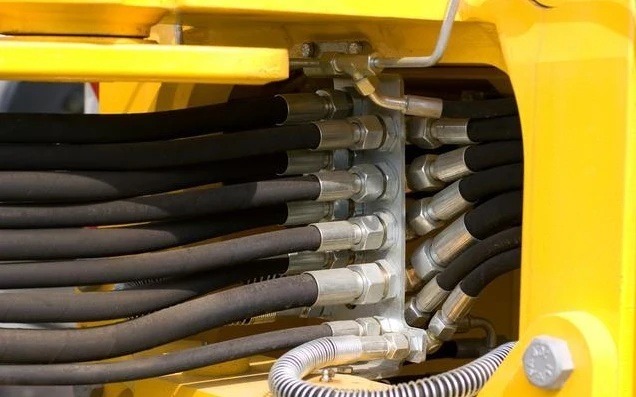 A Comprehensive Guide to Hydraulic Hose Replacement: Signs, Timing, and Prevention